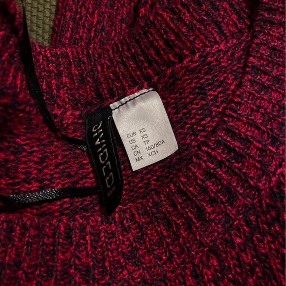 Sweaters size XS-S - Picture 2 of 4